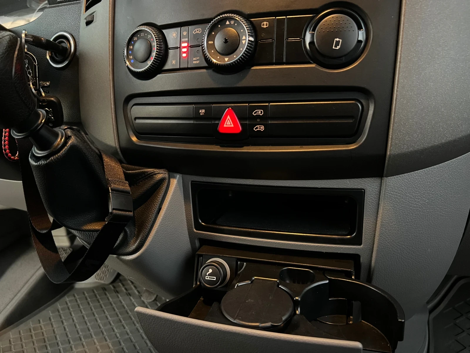 Mercedes-Benz Sprinter 315, снимка 7 - Бусове и автобуси - 55950533