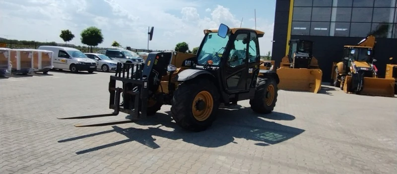 Телескопичен товарач Caterpillar TH357D, снимка 4 - Селскостопанска техника - 47534648