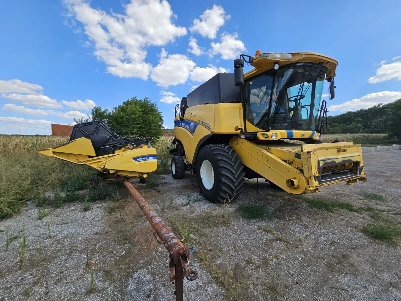 Комбайн New Holland Cx8070, снимка 1 - Селскостопанска техника - 47335270