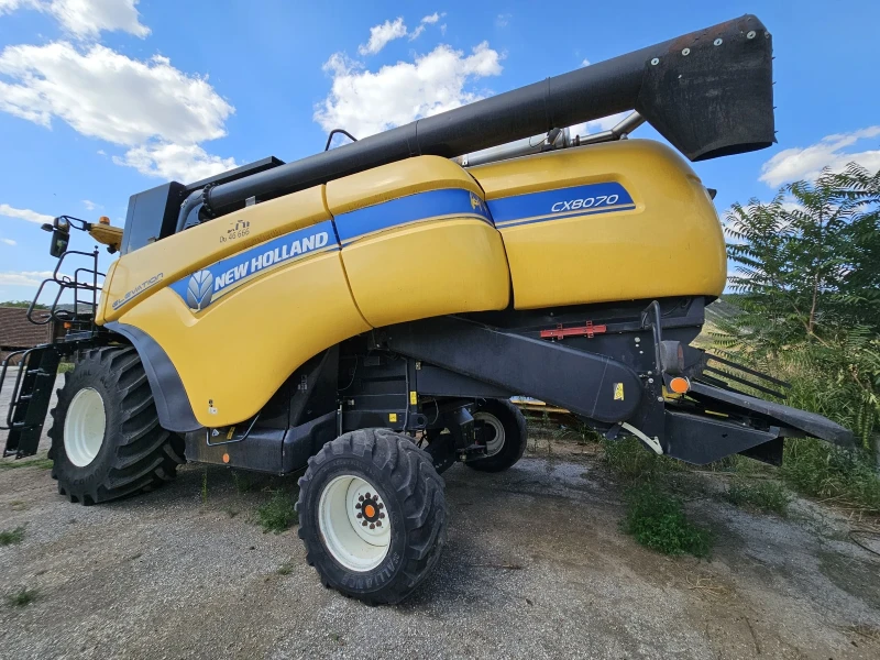 Комбайн New Holland Cx8070, снимка 2 - Селскостопанска техника - 47335270