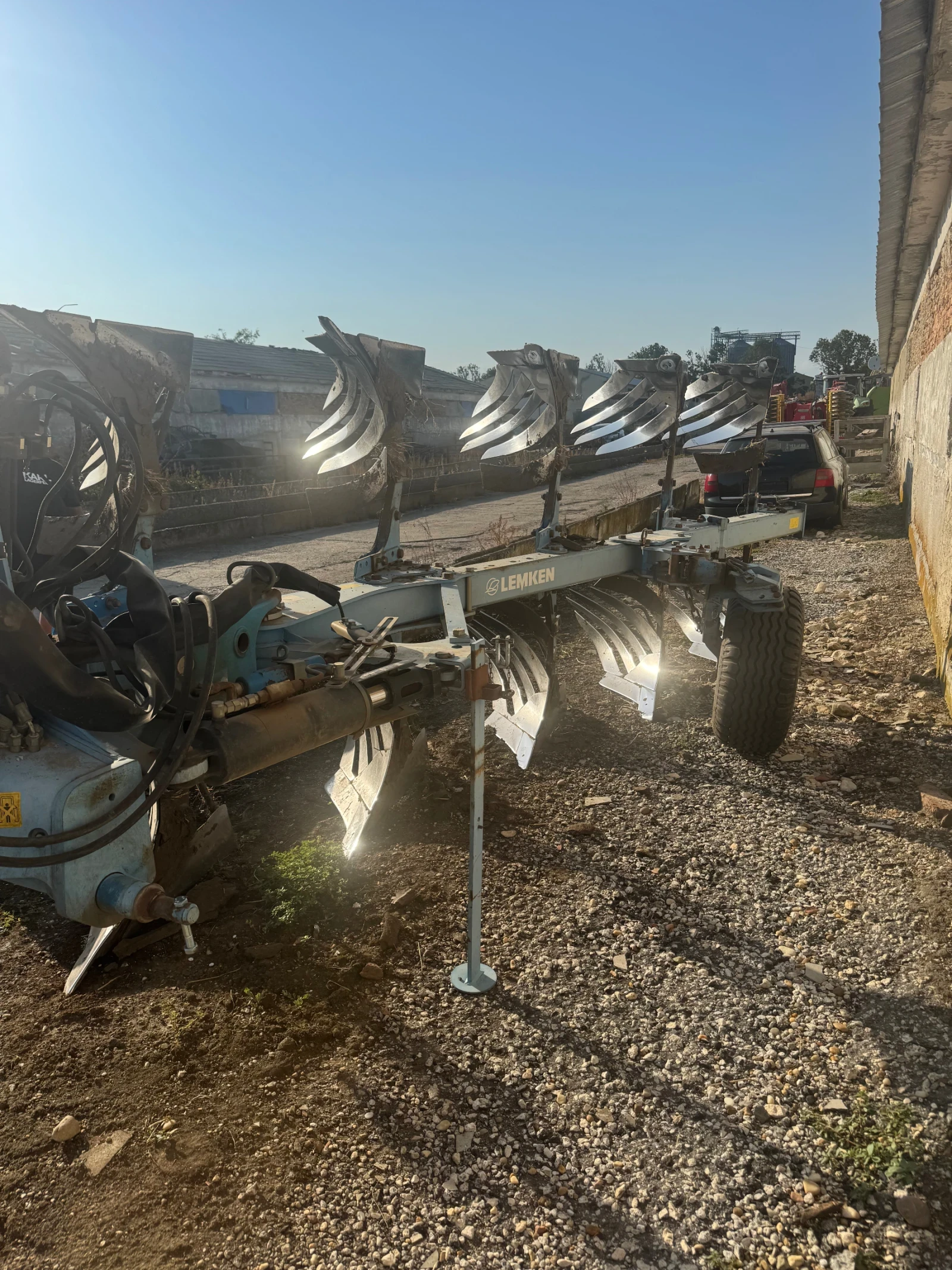 Плуг Lemken Juwel 8, снимка 3 - Селскостопанска техника - 55645387