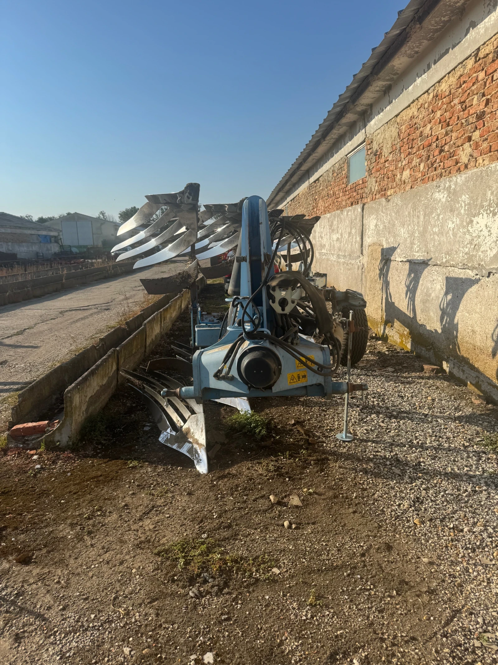 Плуг Lemken Juwel 8, снимка 2 - Селскостопанска техника - 55645387