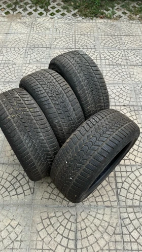 Гуми Зимни 225/45R17, снимка 1 - Гуми и джанти - 47300872