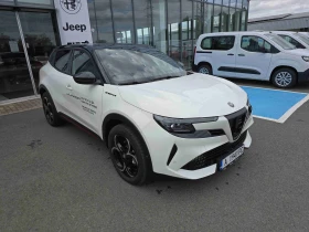 Alfa Romeo Junior e-HYBRID 48V petrol, снимка 9