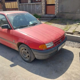 Opel Astra 1.6 75 коня, снимка 1