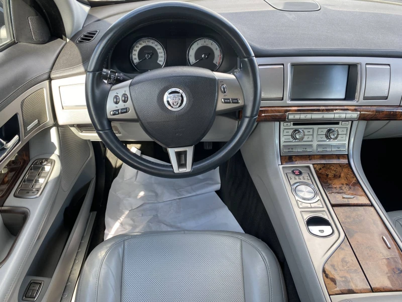 Jaguar Xf 3.0i ГАЗ Luxury , снимка 8 - Автомобили и джипове - 46987231