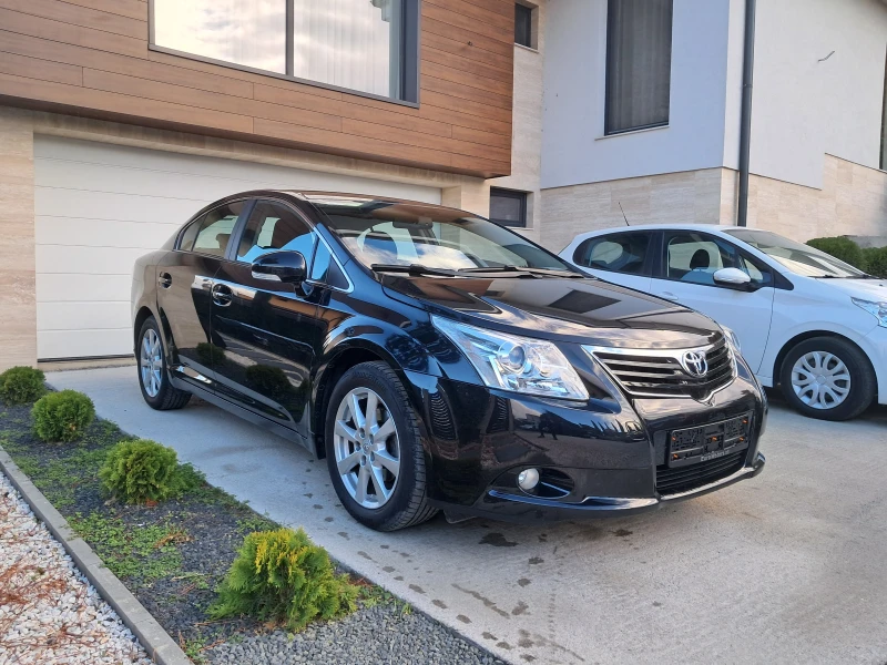 Toyota Avensis 1.8i-112000км.СЕРВИЗНА ИСТОРИЯ В ТОЙОТА, снимка 2 - Автомобили и джипове - 49236620