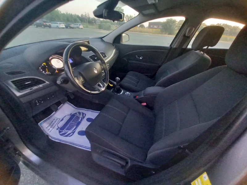 Renault Megane, снимка 8 - Автомобили и джипове - 50817239