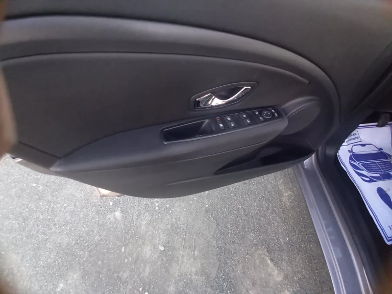 Renault Megane, снимка 11 - Автомобили и джипове - 50817239