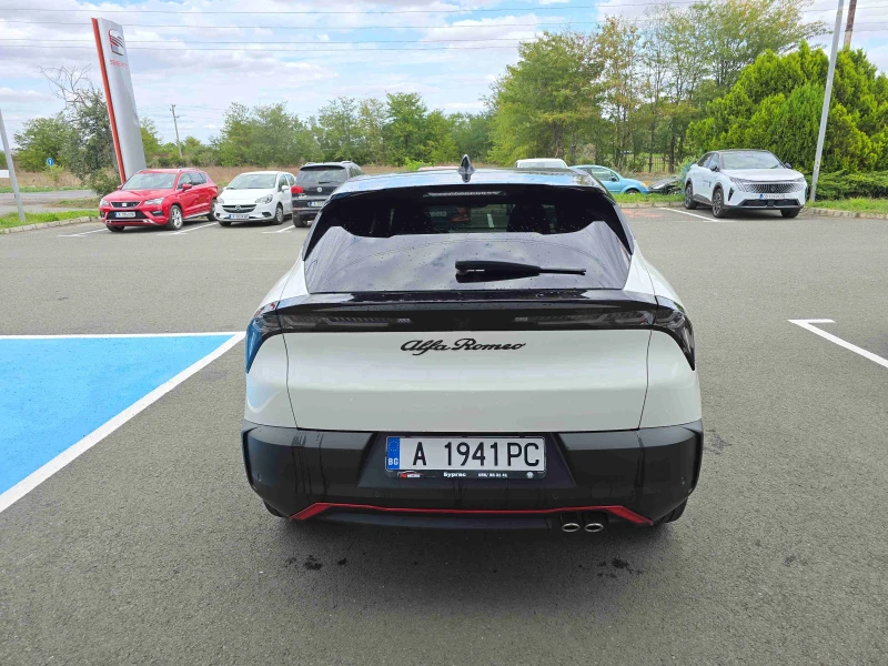 Alfa Romeo Junior e-HYBRID 48V petrol, снимка 6 - Автомобили и джипове - 52330937
