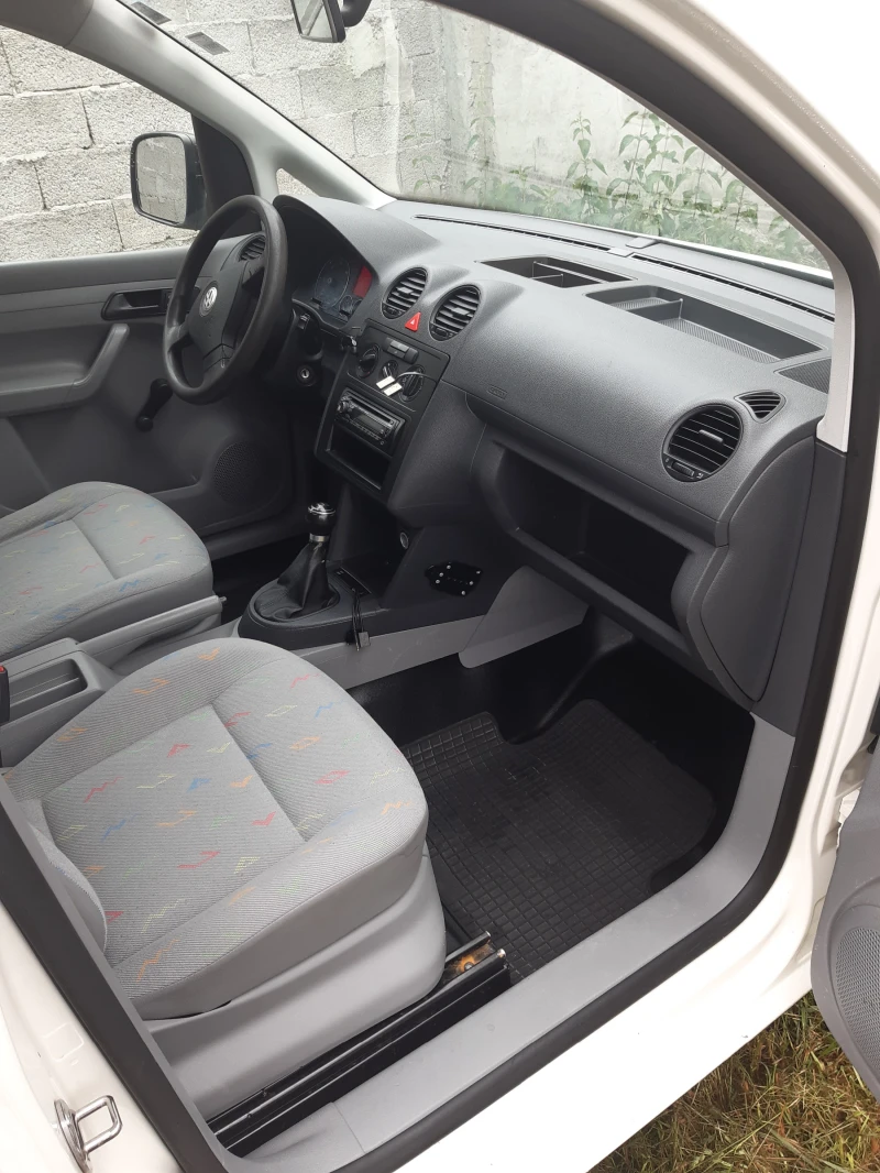 VW Caddy 1.9 TDI 4 MOTION, снимка 6 - Автомобили и джипове - 52556870