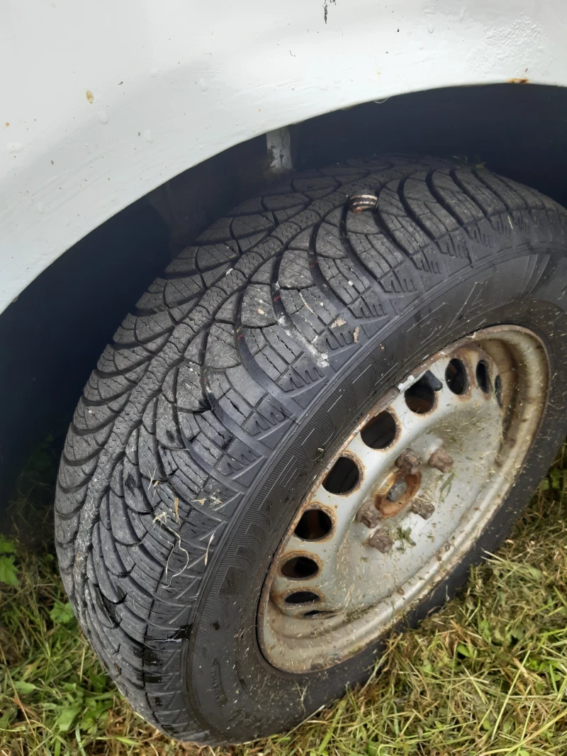 VW Caddy 1.9 TDI 4 MOTION, снимка 13 - Автомобили и джипове - 52556870