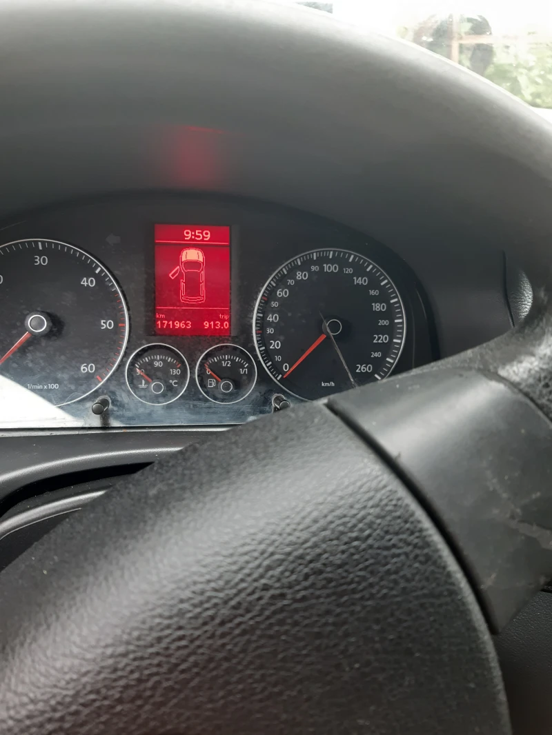 VW Caddy 1.9 TDI 4 MOTION, снимка 9 - Автомобили и джипове - 52556870