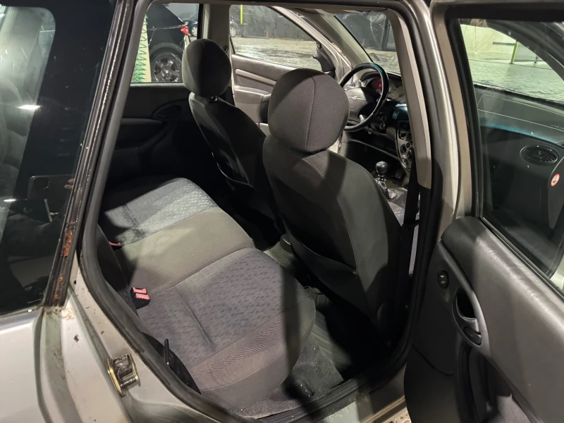 Ford Focus 1.8, снимка 11 - Автомобили и джипове - 52741426