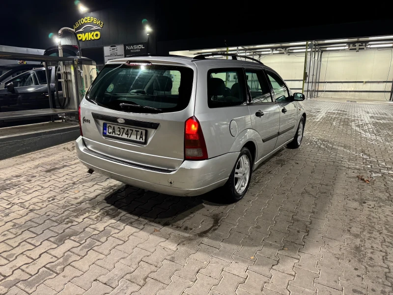 Ford Focus 1.8, снимка 5 - Автомобили и джипове - 52741426