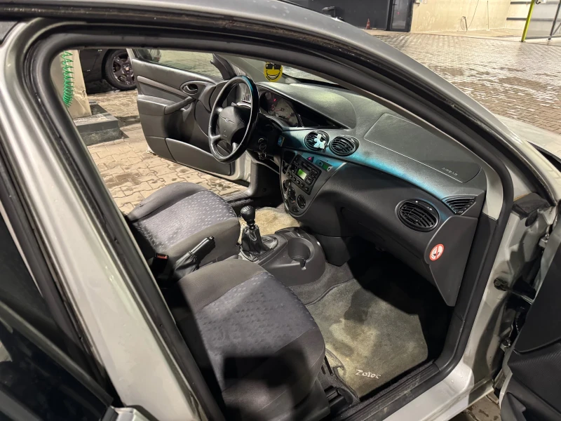Ford Focus 1.8, снимка 10 - Автомобили и джипове - 52741426