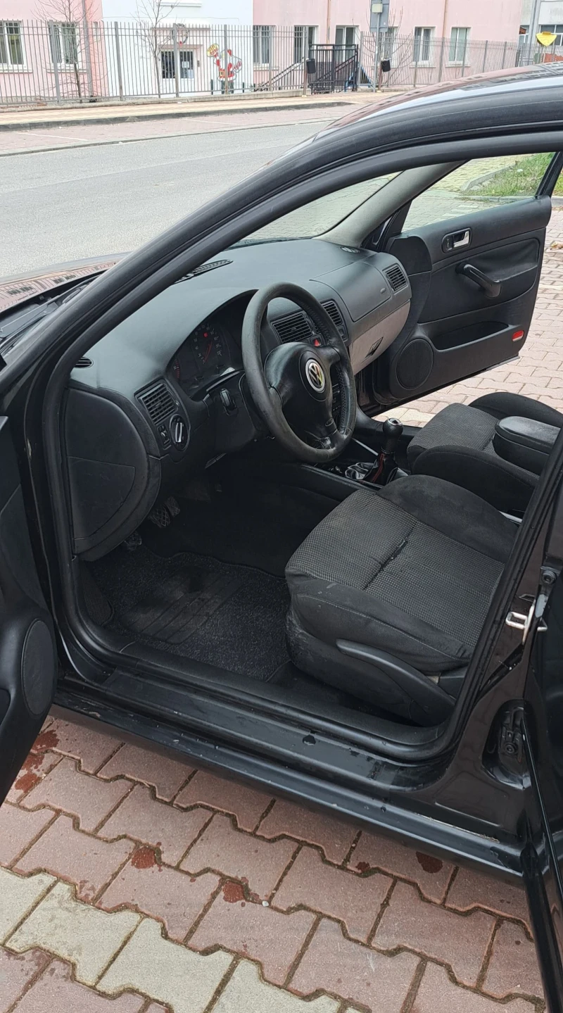 VW Golf, снимка 5 - Автомобили и джипове - 52868008