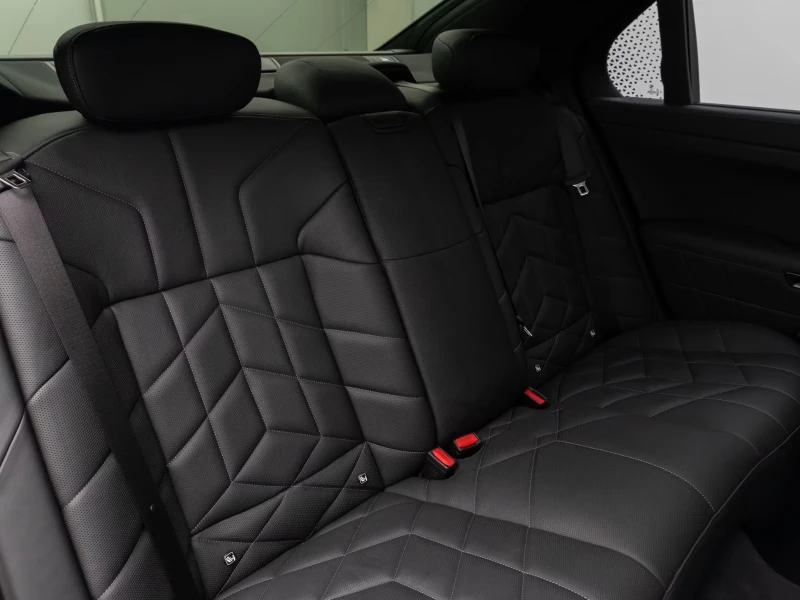 BMW i7 60/xDRIVE/544HP/MASS/360/SOFT/ACC/PANO/21/861v, снимка 16 - Автомобили и джипове - 53090022