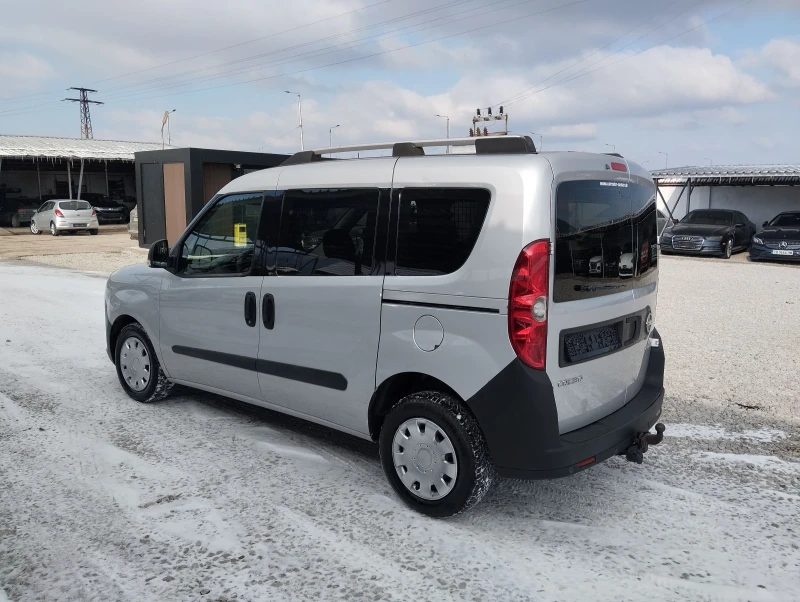Opel Combo 1.3mjet 5 места, снимка 7 - Автомобили и джипове - 53154564