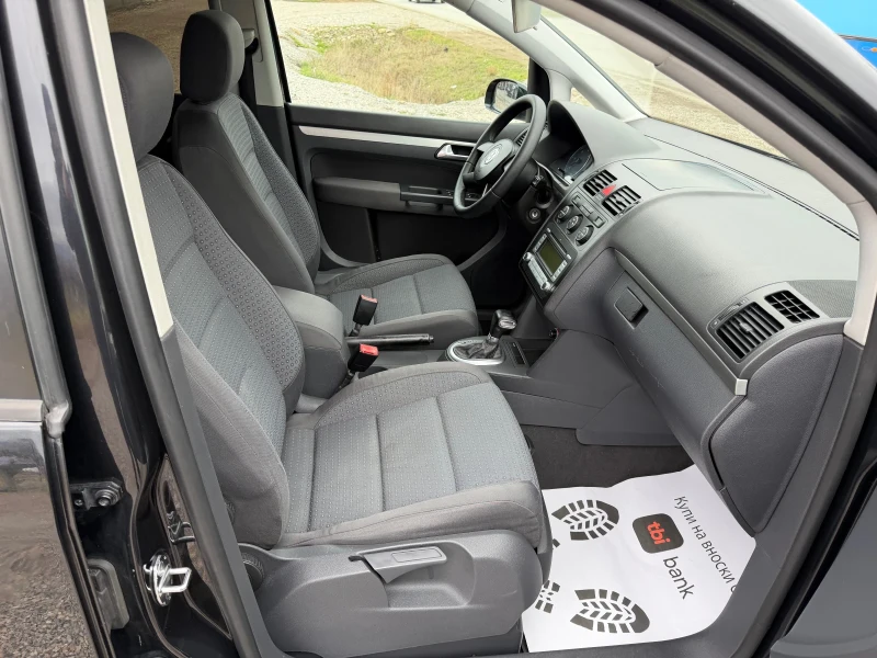 VW Touran 1.9/АВТОМАТИК/ 7 МЕСТА, снимка 12 - Автомобили и джипове - 53237393