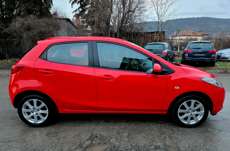 Mazda 2 1.3i Германия Климатик 1-Собственик , снимка 7 - Автомобили и джипове - 53251029