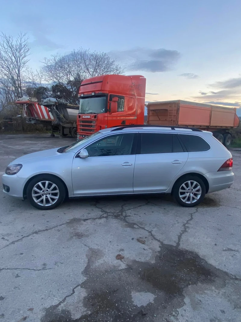 VW Golf 1.6 105 коня, снимка 3 - Автомобили и джипове - 53464407