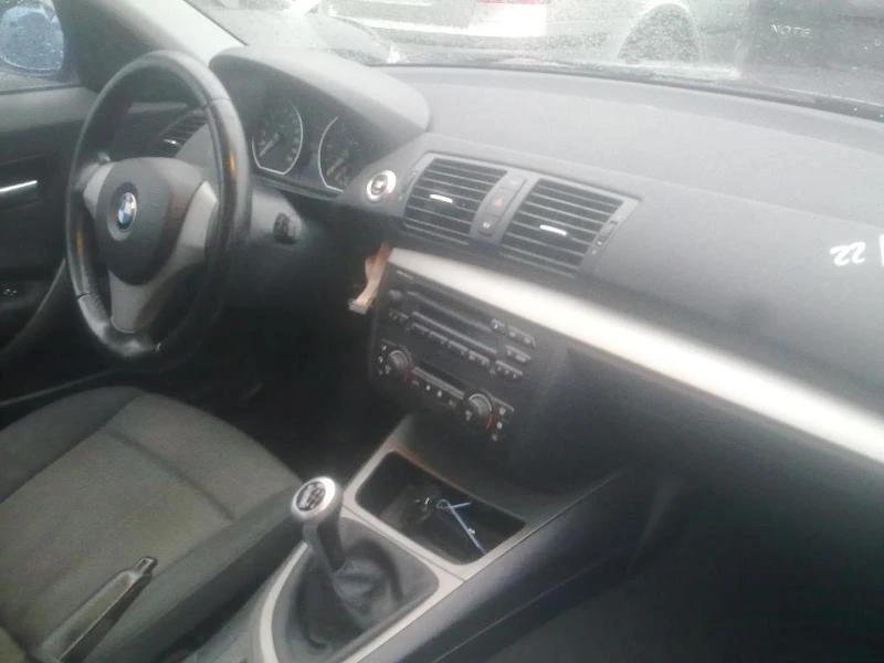 BMW 118 2.0 TD, снимка 3 - Автомобили и джипове - 48320044