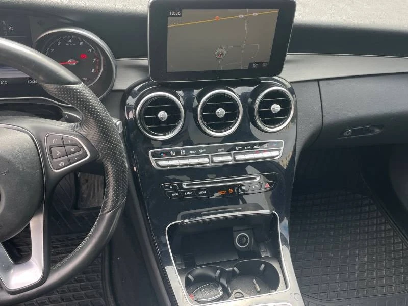 Mercedes-Benz C 300 * 4MATIC * ПОДГРЕВИ * PANO * КАМЕРА, снимка 11 - Автомобили и джипове - 54741807