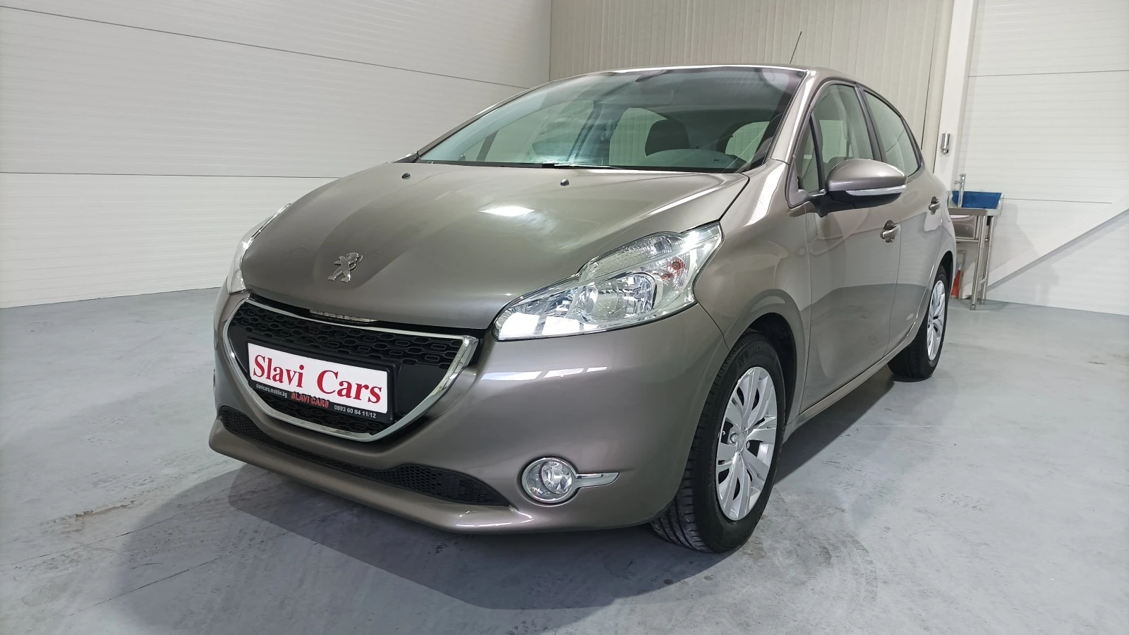 Peugeot 208 1.2 i - [1] 