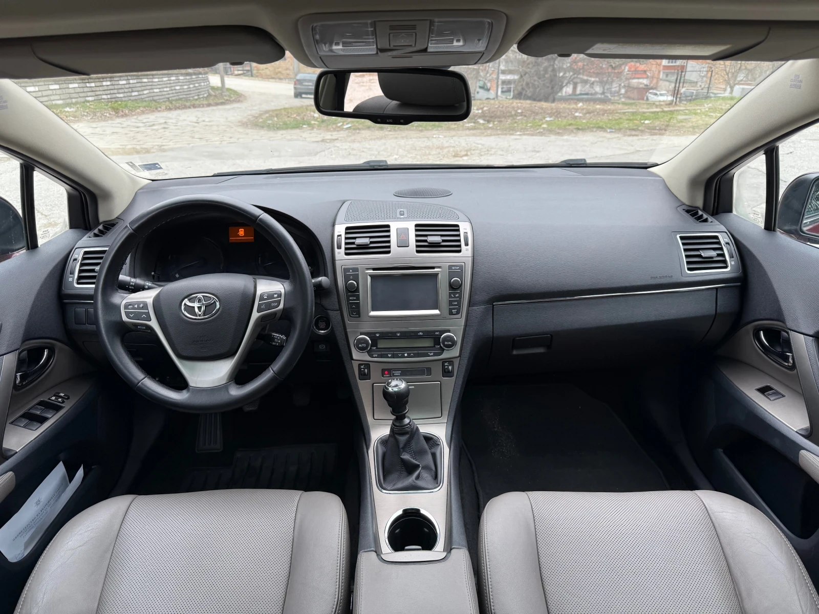 Toyota Avensis 2.0 D4D Всички екстри  - изображение 7