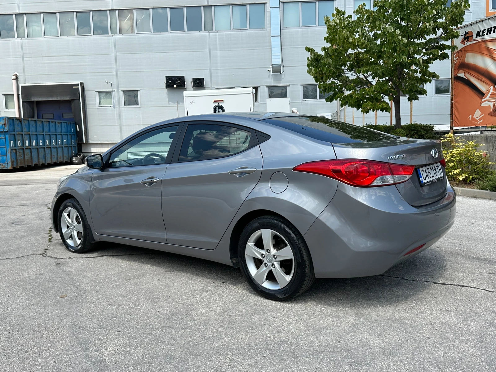 Hyundai Elantra 1.6i 132 к.с. от БГ! - изображение 3