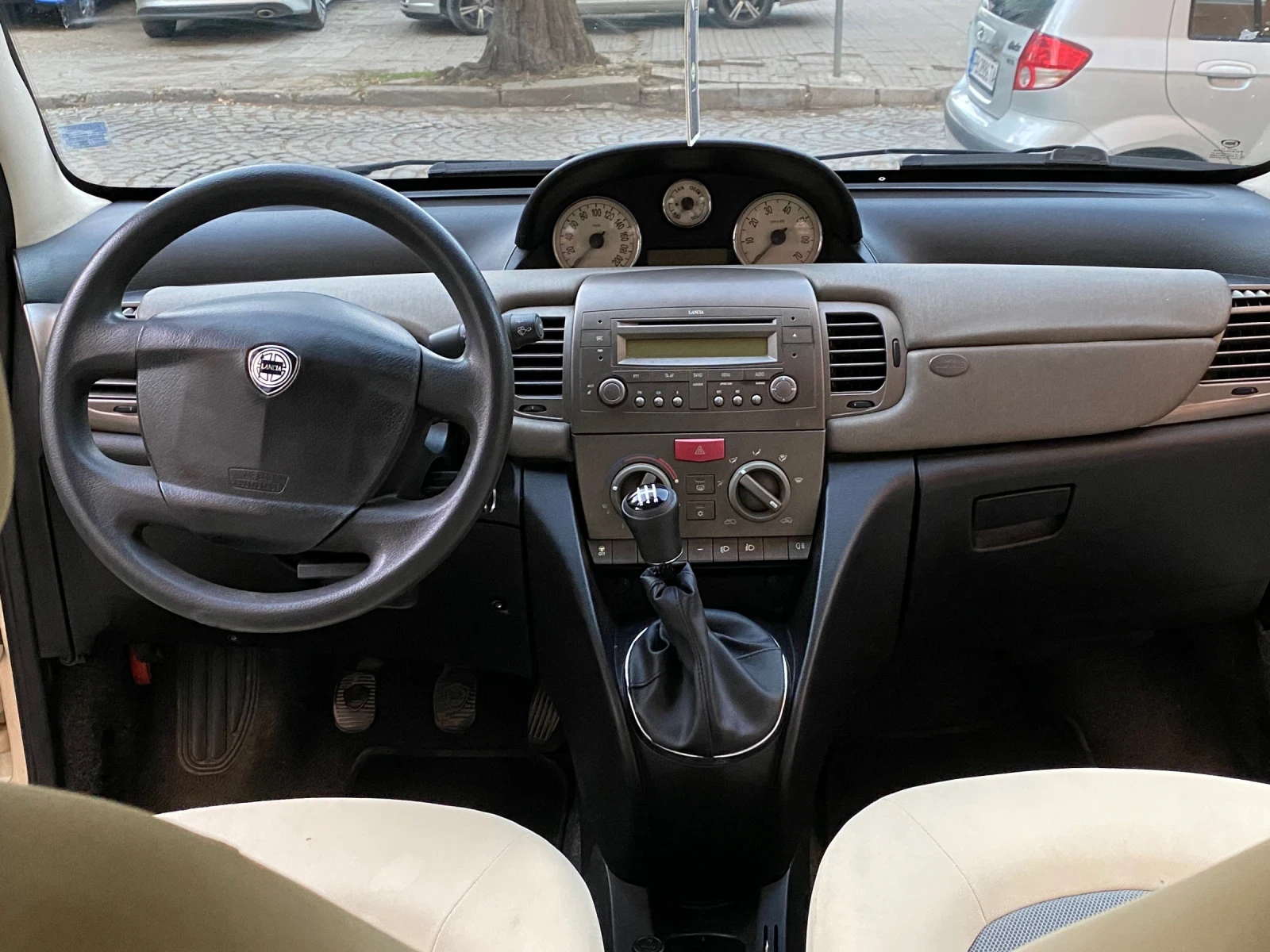 Lancia Ypsilon  - изображение 8