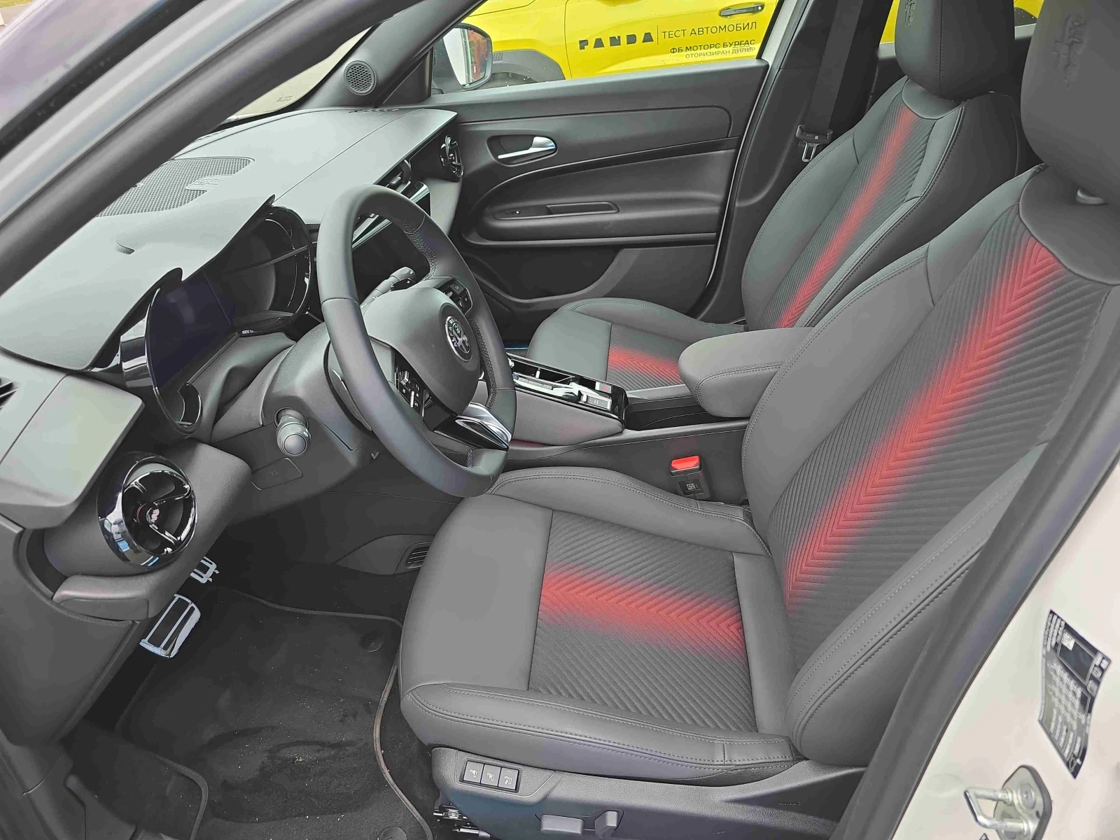 Alfa Romeo Junior e-HYBRID 48V petrol | Mobile.bg   10