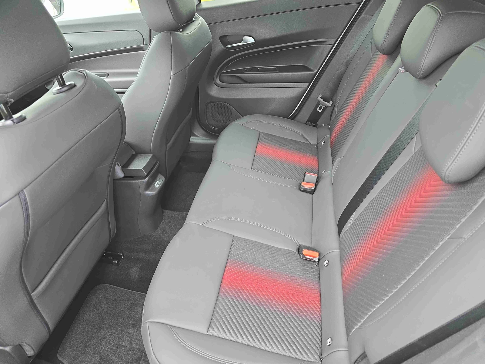 Alfa Romeo Junior e-HYBRID 48V petrol | Mobile.bg   11