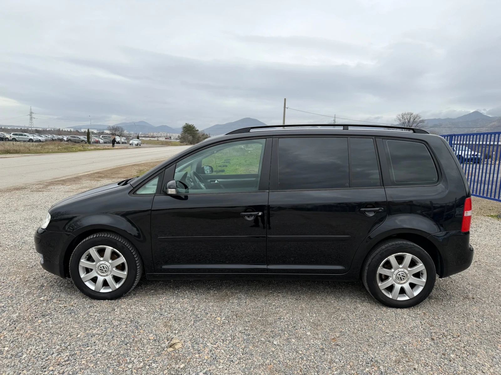 VW Touran 1.9/АВТОМАТИК/ 7 МЕСТА - изображение 7