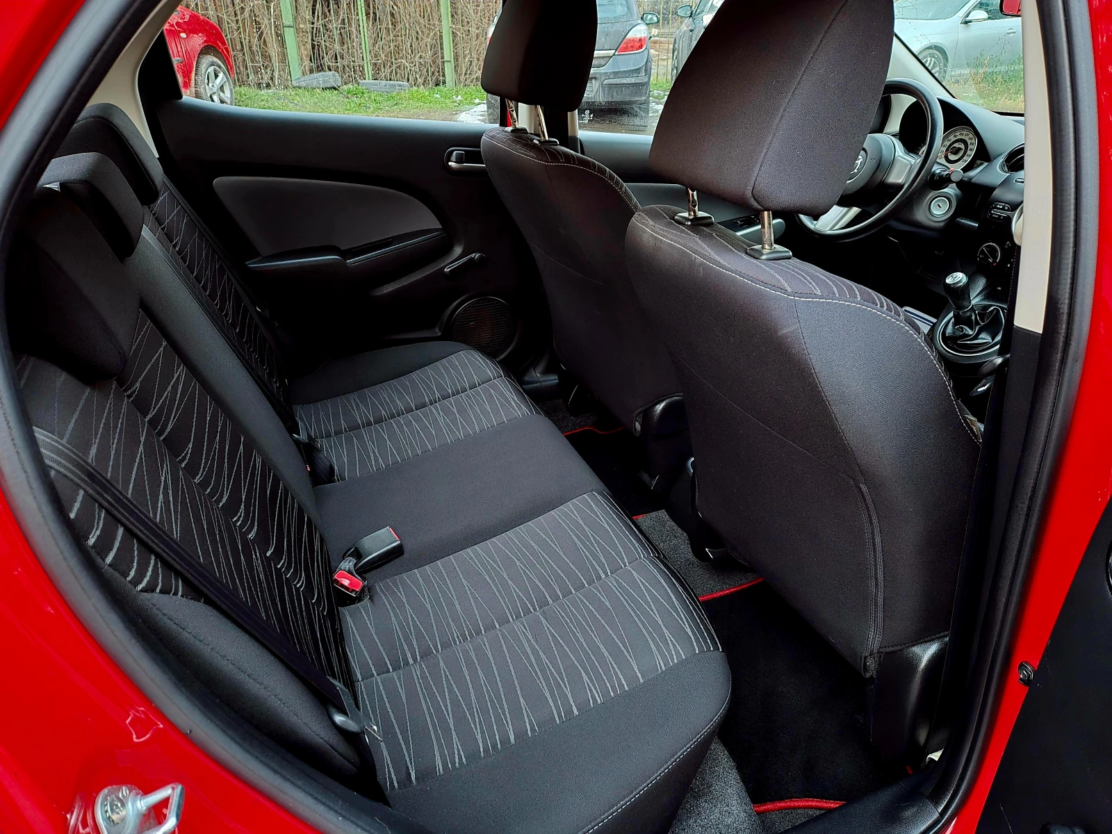 Mazda 2 1.3i �������� �������� 1-����������  | Mobile.bg � ����������� 12