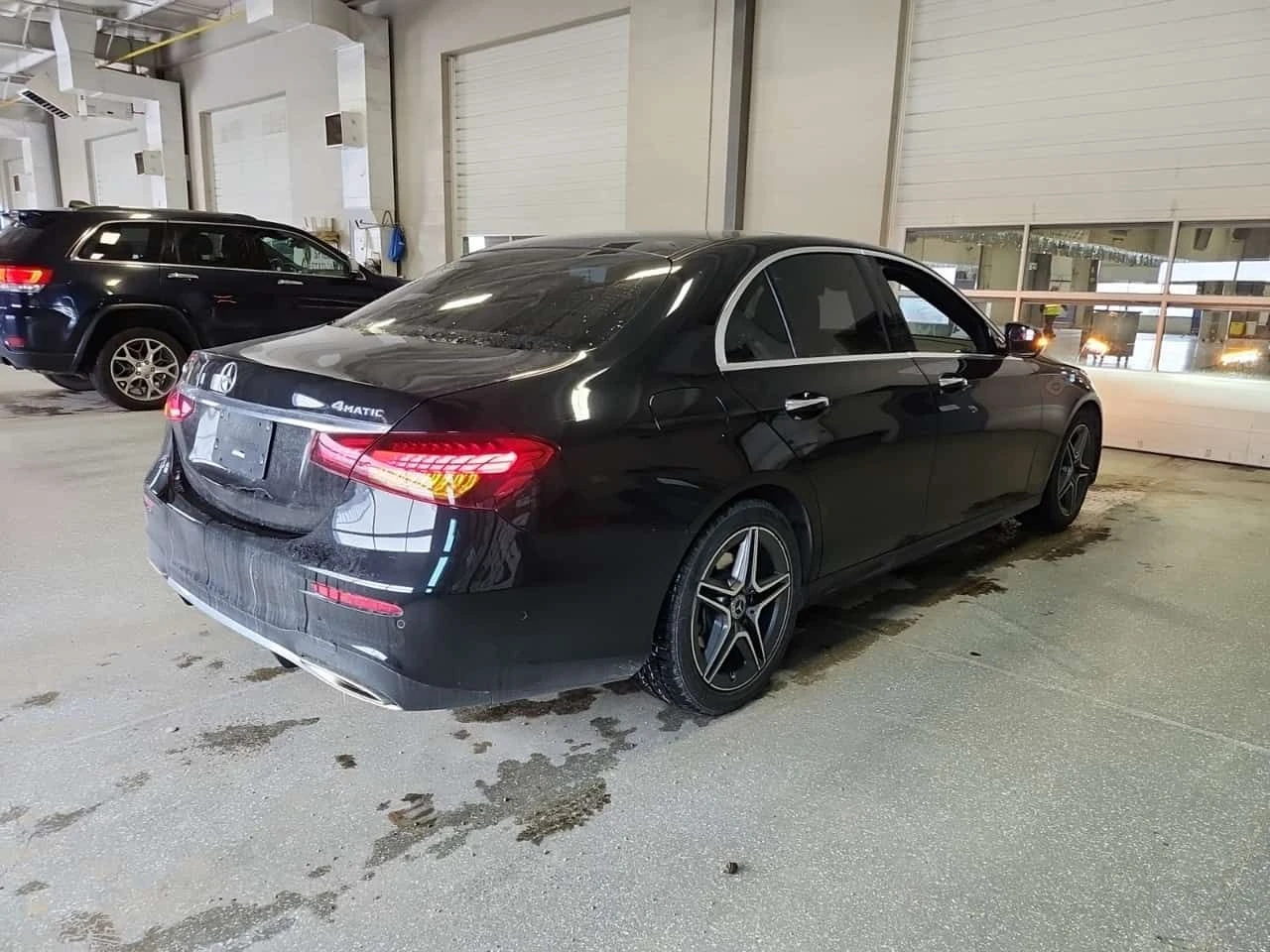 Mercedes-Benz E 350 BURMESTER* 360* OБДУХВАНЕ* АМБИЕНТ* CARFAX *  - изображение 3