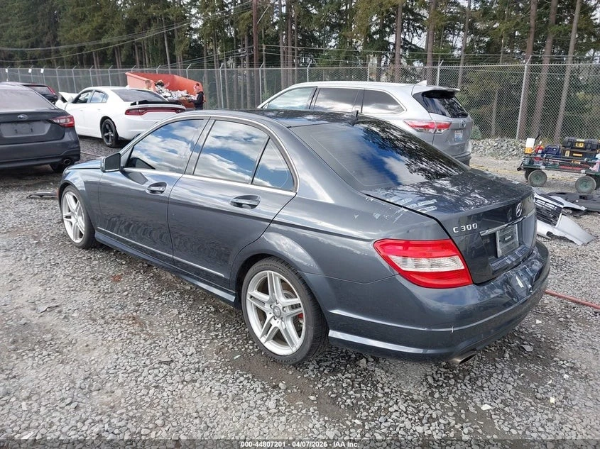 Mercedes-Benz C 300 LUXURY 4MATIC/SPORT 4MATIC* КЛИП НА МОТОРА, снимка 4 - Автомобили и джипове - 55046081