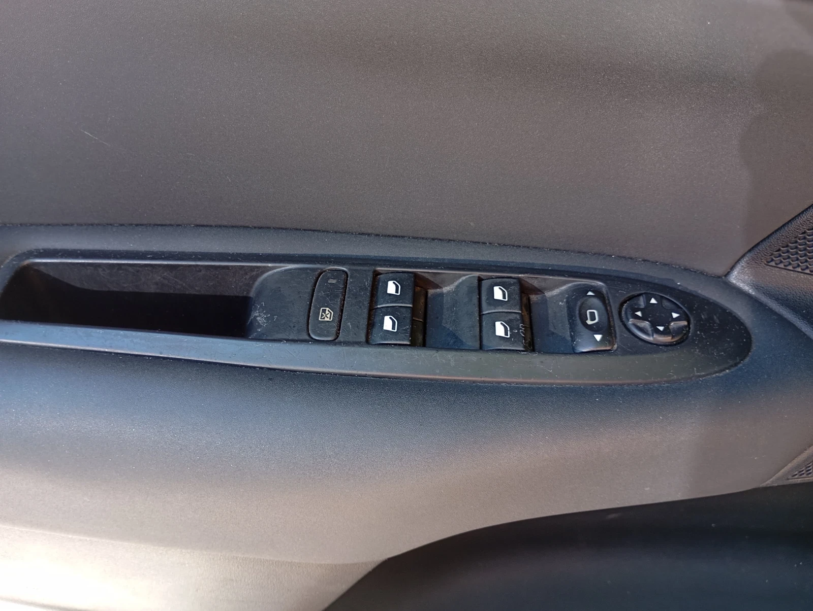 Citroen C4 Citroen C4 1.6 HDI , снимка 8 - Автомобили и джипове - 55502032