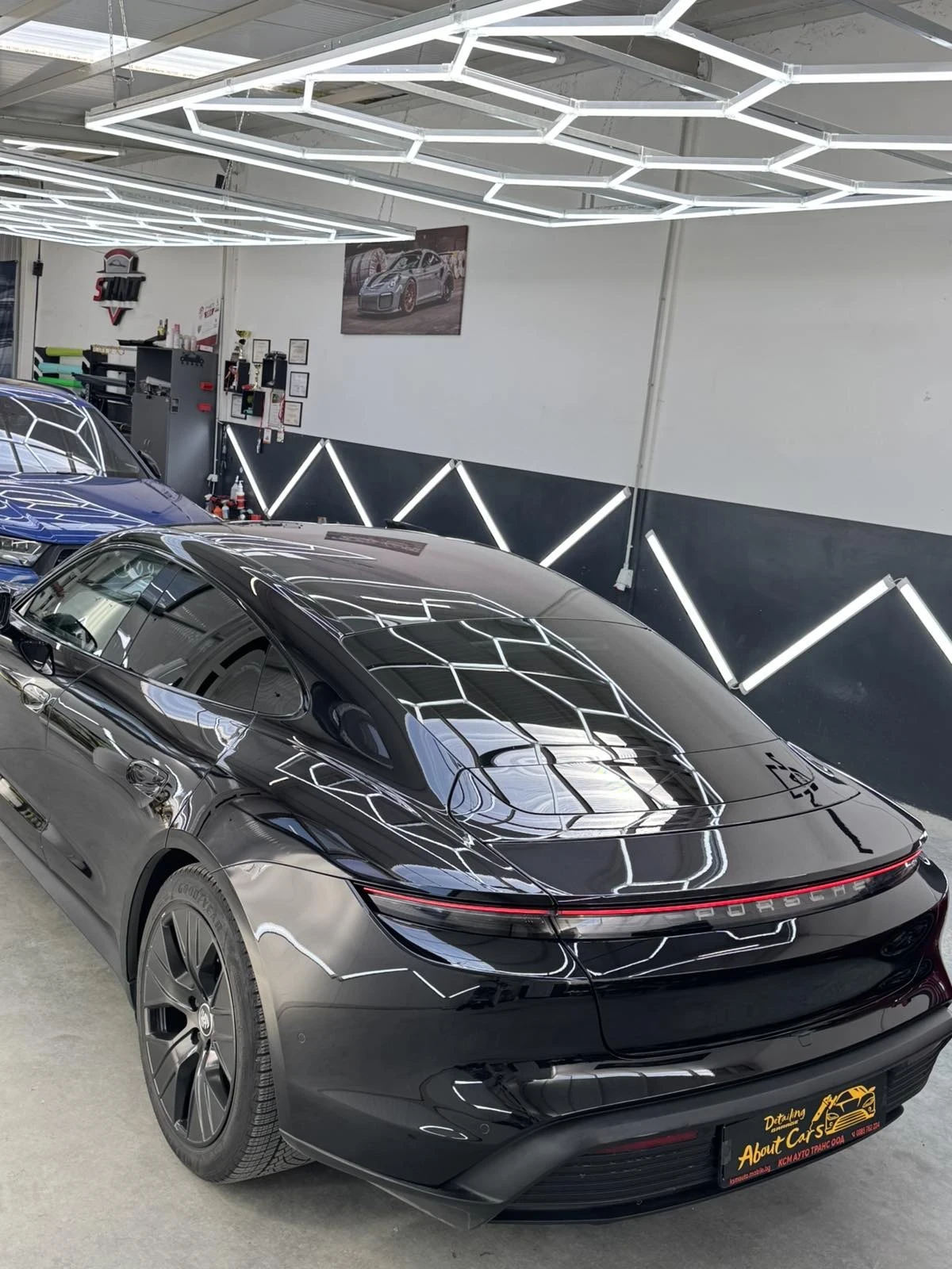 Porsche Taycan 4S, снимка 7 - Автомобили и джипове - 55561708