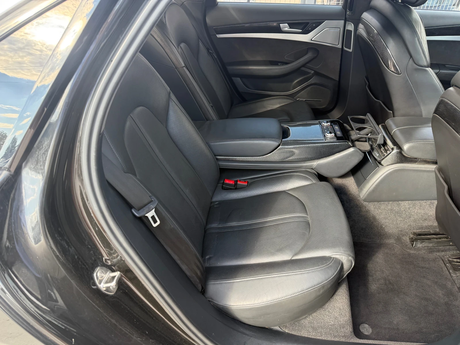 Audi S8 CERAMICA* 2017г* 650Hp* 177.000KM* СЕРВИЗНА ИСТОРИ, снимка 11 - Автомобили и джипове - 56107827