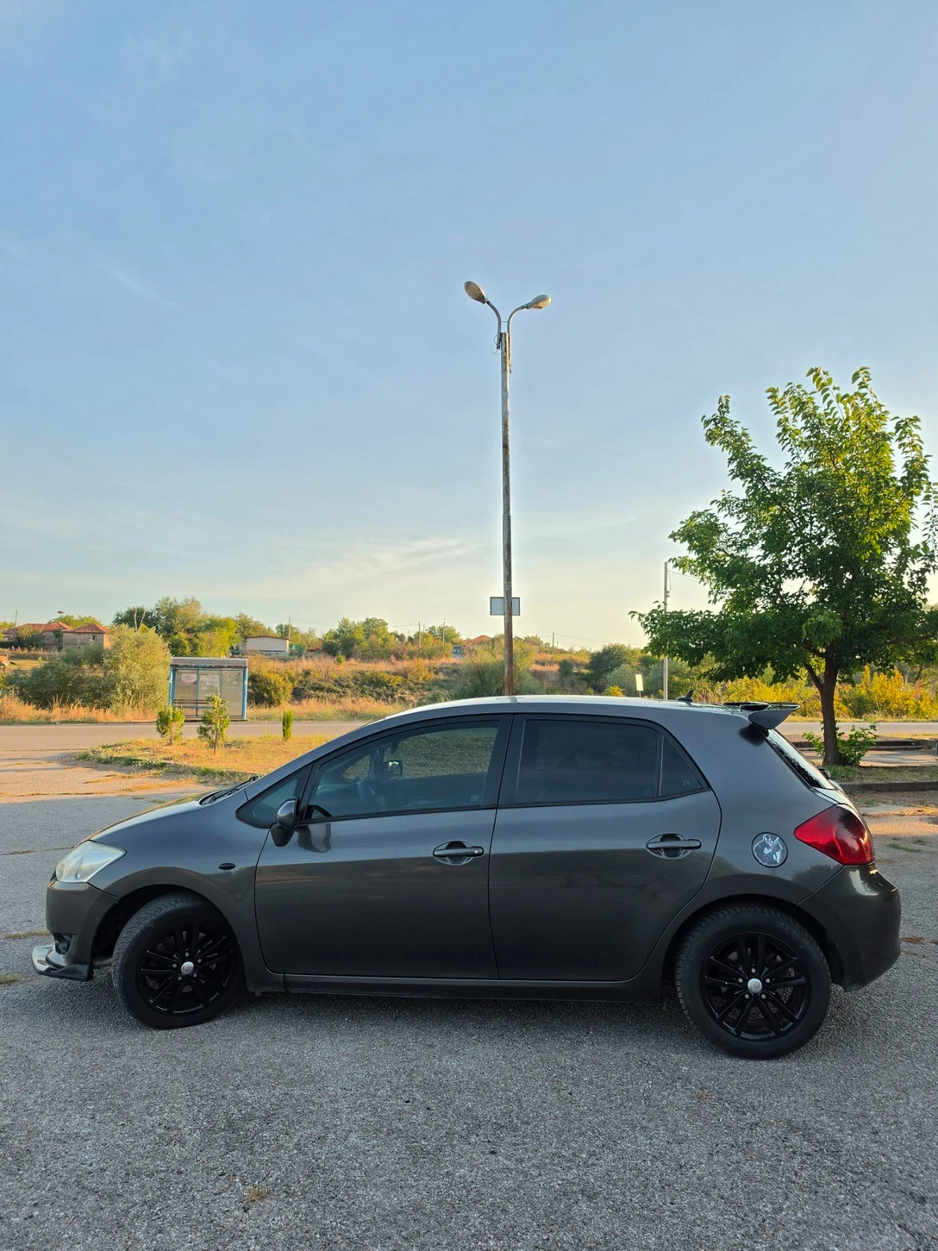 Toyota Auris 2.0 дизел D4D, снимка 14 - Автомобили и джипове - 56168604