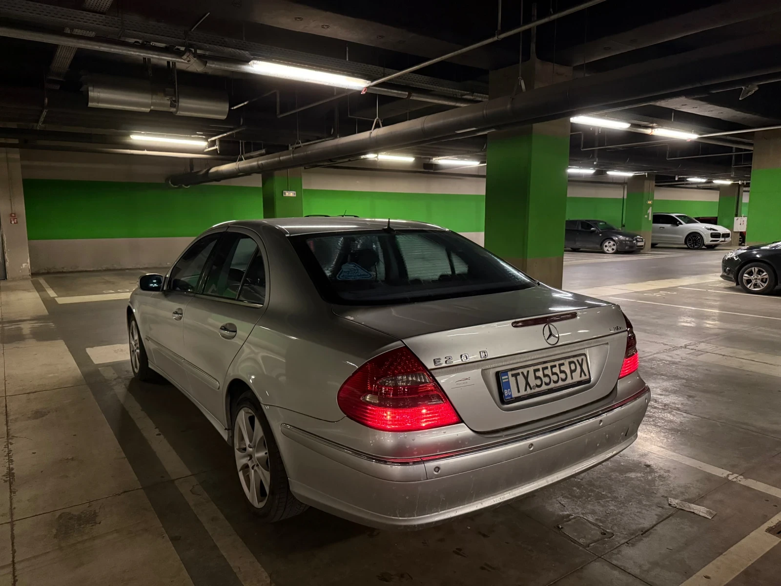 Mercedes-Benz E 270 AVANTGARDE ВЪЗДУХ само задно предаване, снимка 5 - Автомобили и джипове - 56252319