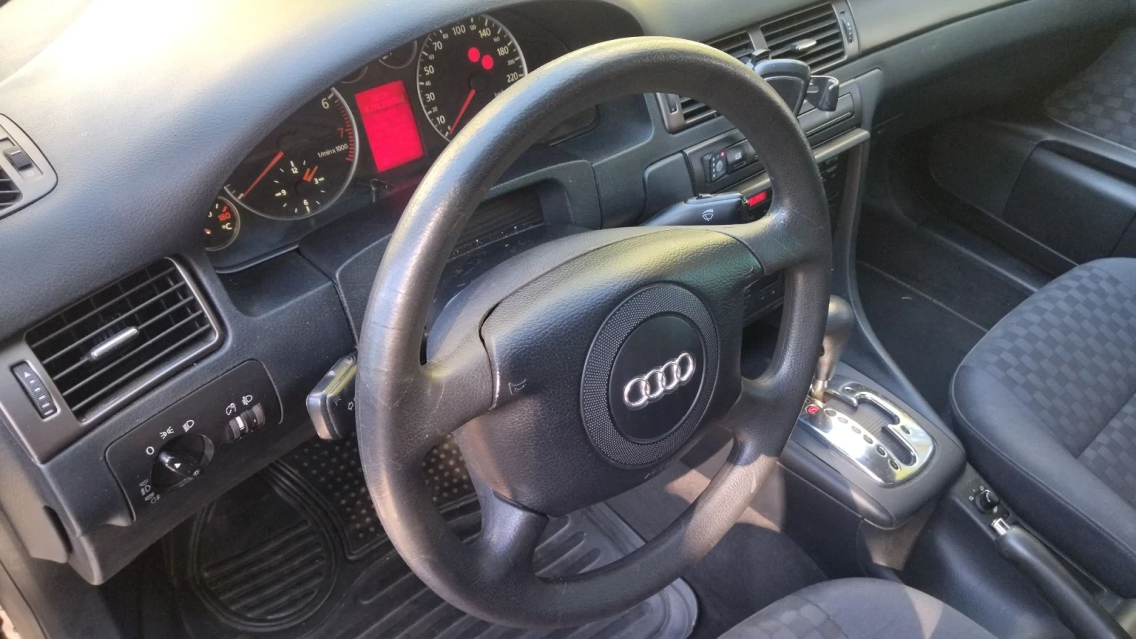 Audi A6 C5, снимка 12 - Автомобили и джипове - 56355851