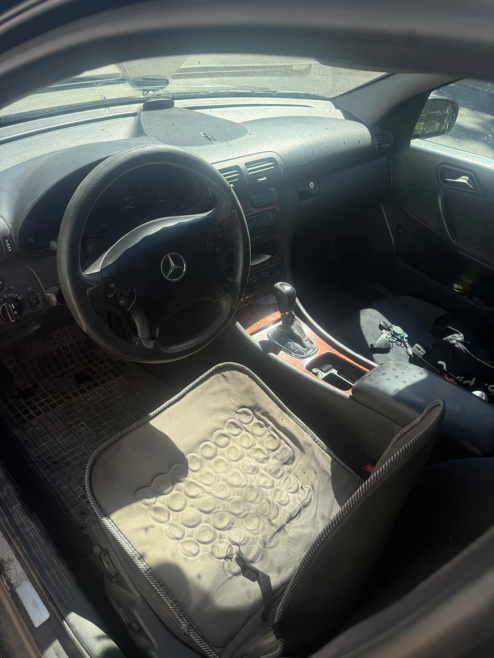 Mercedes-Benz C 220, снимка 6 - Автомобили и джипове - 56414866