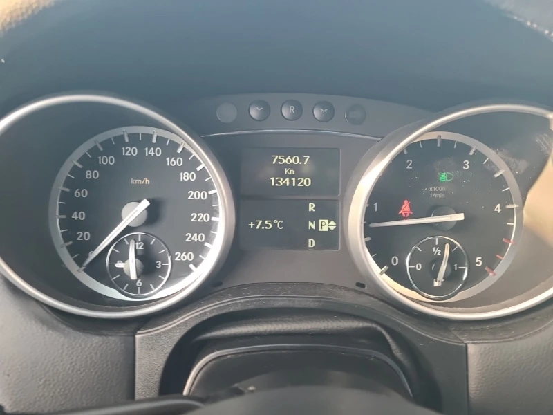 Mercedes-Benz GL 350 BLUETEC* AMG* Oбдух* Harman Kardon* Масаж* Пано, снимка 7 - Автомобили и джипове - 52317577