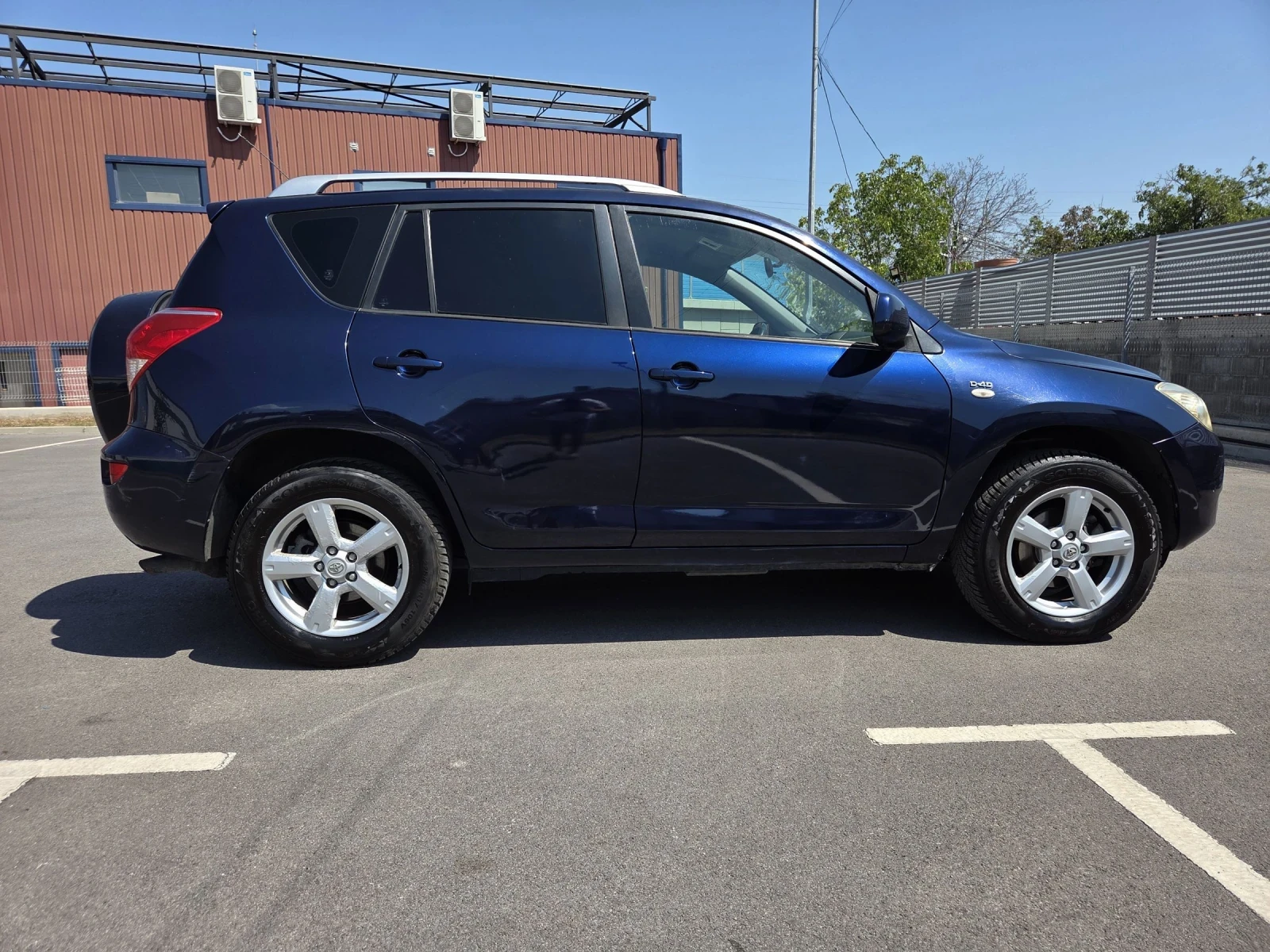 Toyota Rav4 2.2 d-4d/136hp| Обслужена | В отлично състояние  - изображение 8