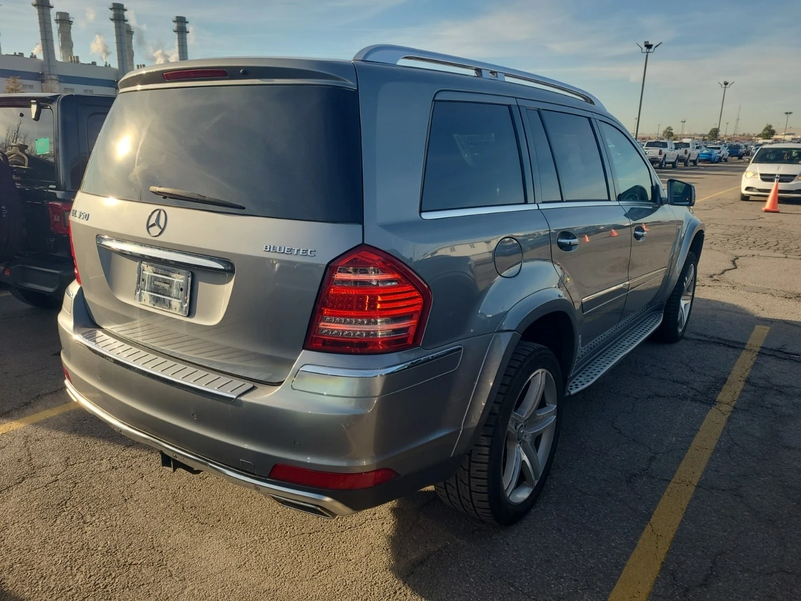 Mercedes-Benz GL 350 BLUETEC* AMG* Oбдух* Harman Kardon* Масаж* Пано - изображение 3