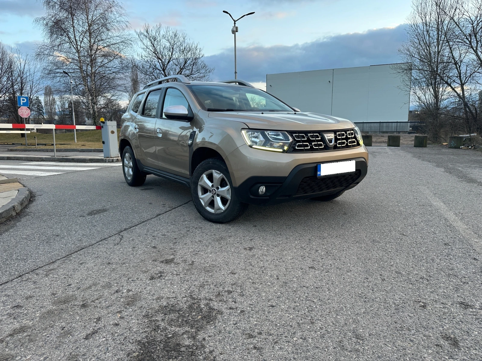 Dacia Duster / 1.5 DCi / AUT - изображение 2