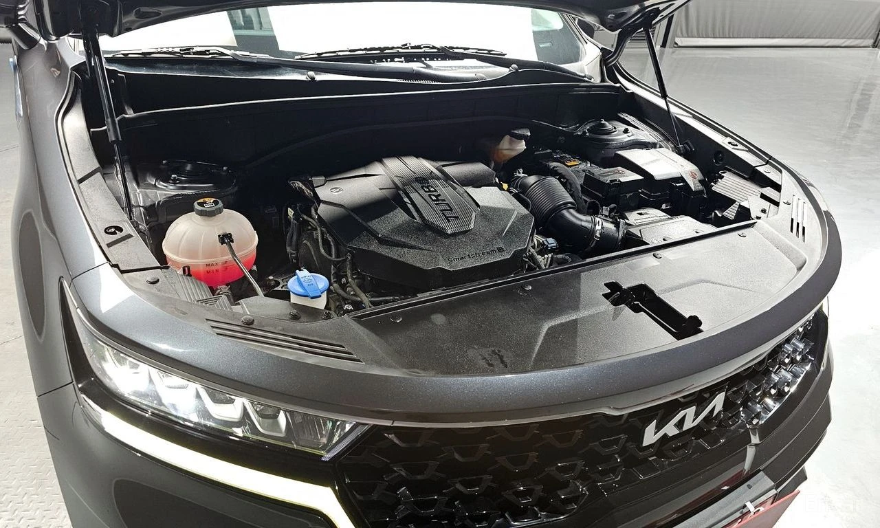Kia Sorento 2.2D Prestige 4x4* ПОДГРЕВ* ОБДУХВАНЕ* КРАЙНА ЦЕНА, снимка 17 - Автомобили и джипове - 54712711
